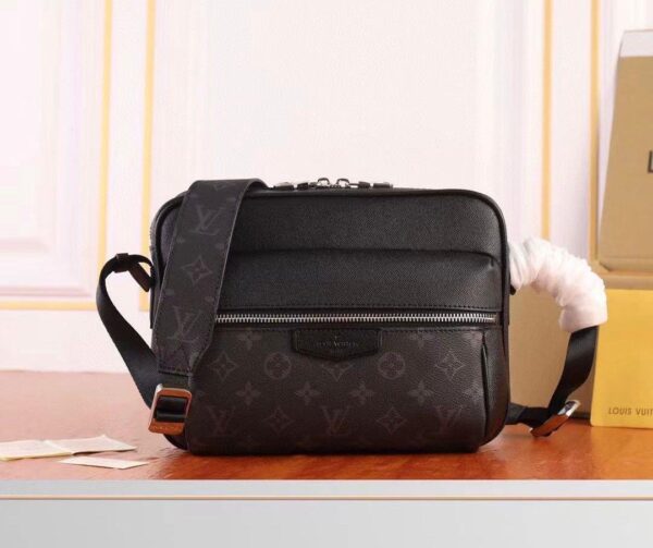 Louis Vuitton men’s bag